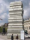 Livres sculpture537816_519774038074460_147506746_n